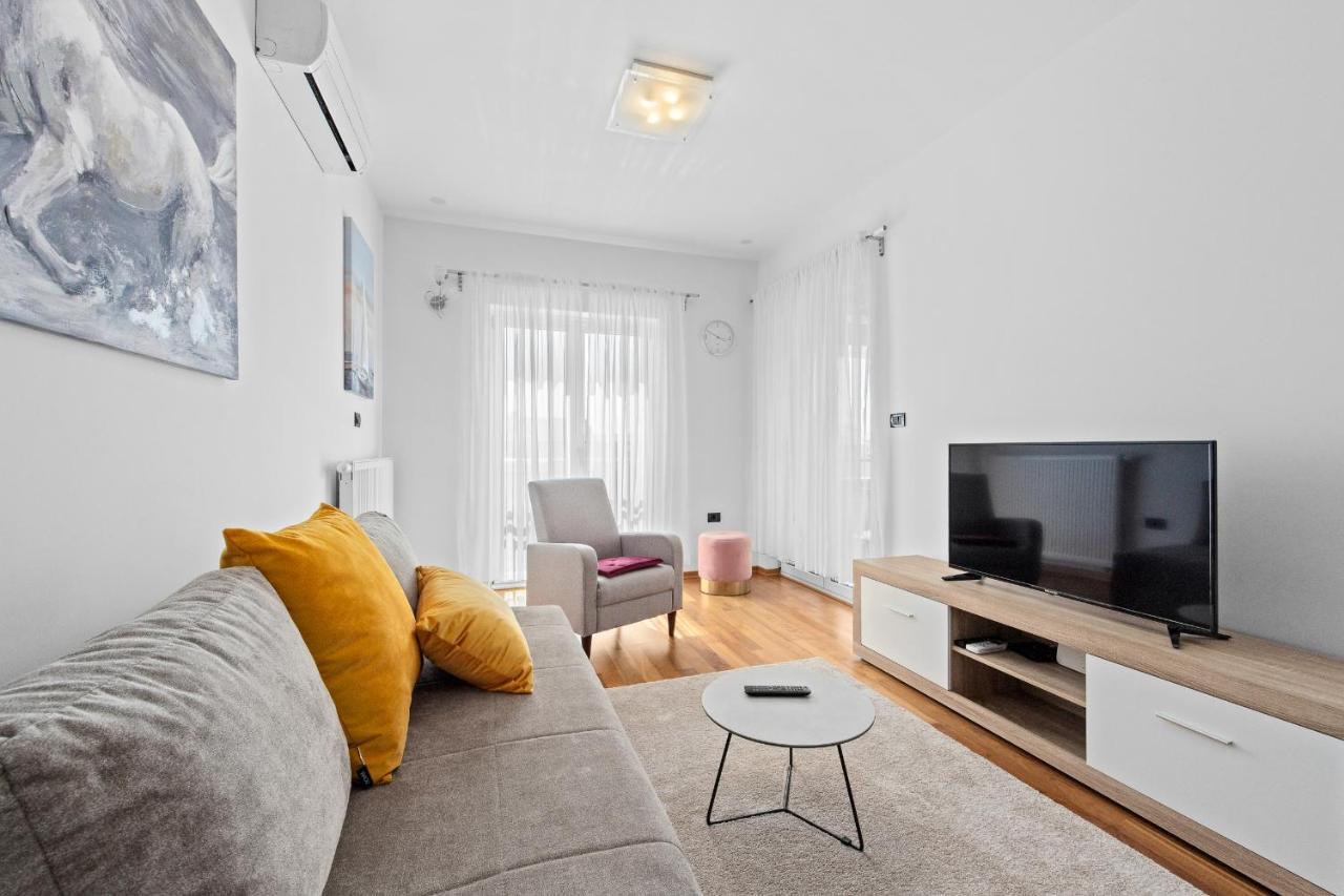 Feniks Fazana Apartman Exterior foto